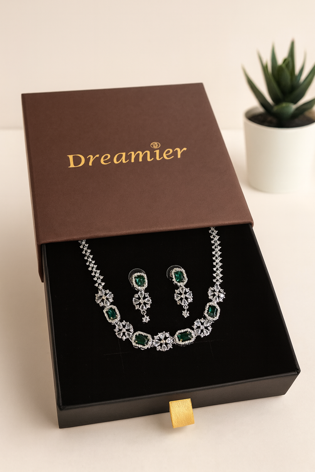 Emerald Grace – AD Necklace Set