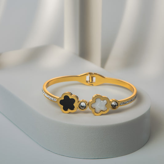 Luxury Gold Clover & Crystal Bracelet